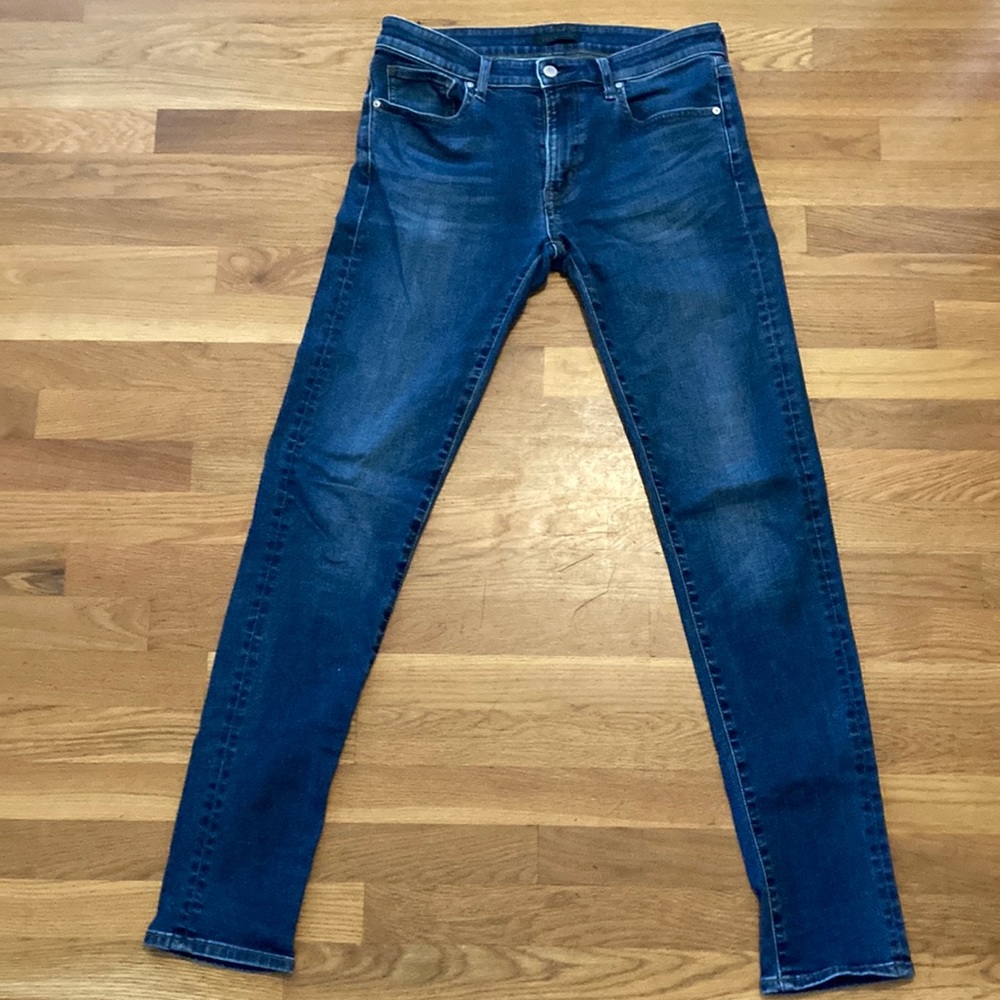 Men’s Uniqlo dark jeans